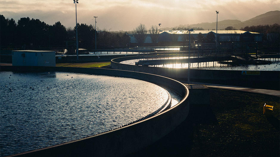 Wastewater clarifiers